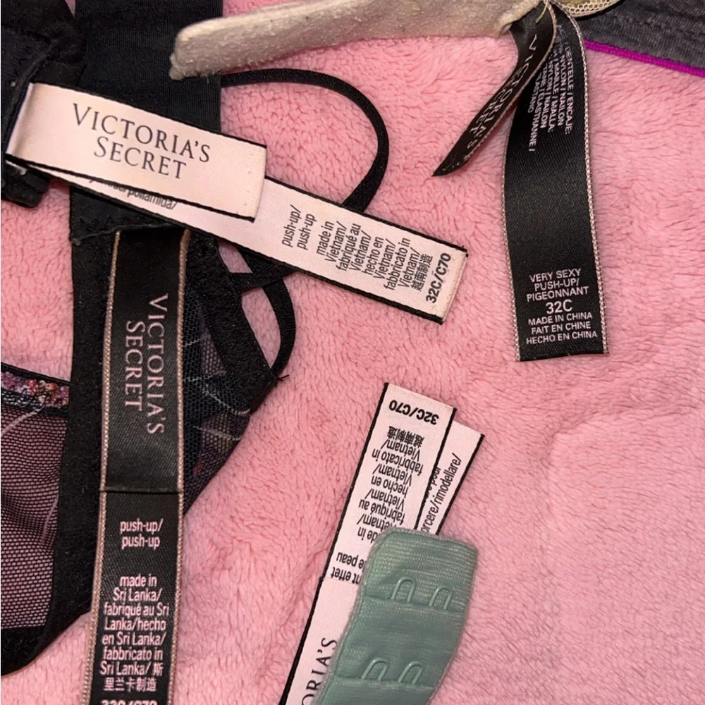 11 Victoria Secret bras (sold all together) 32C - Picture 13 of 13